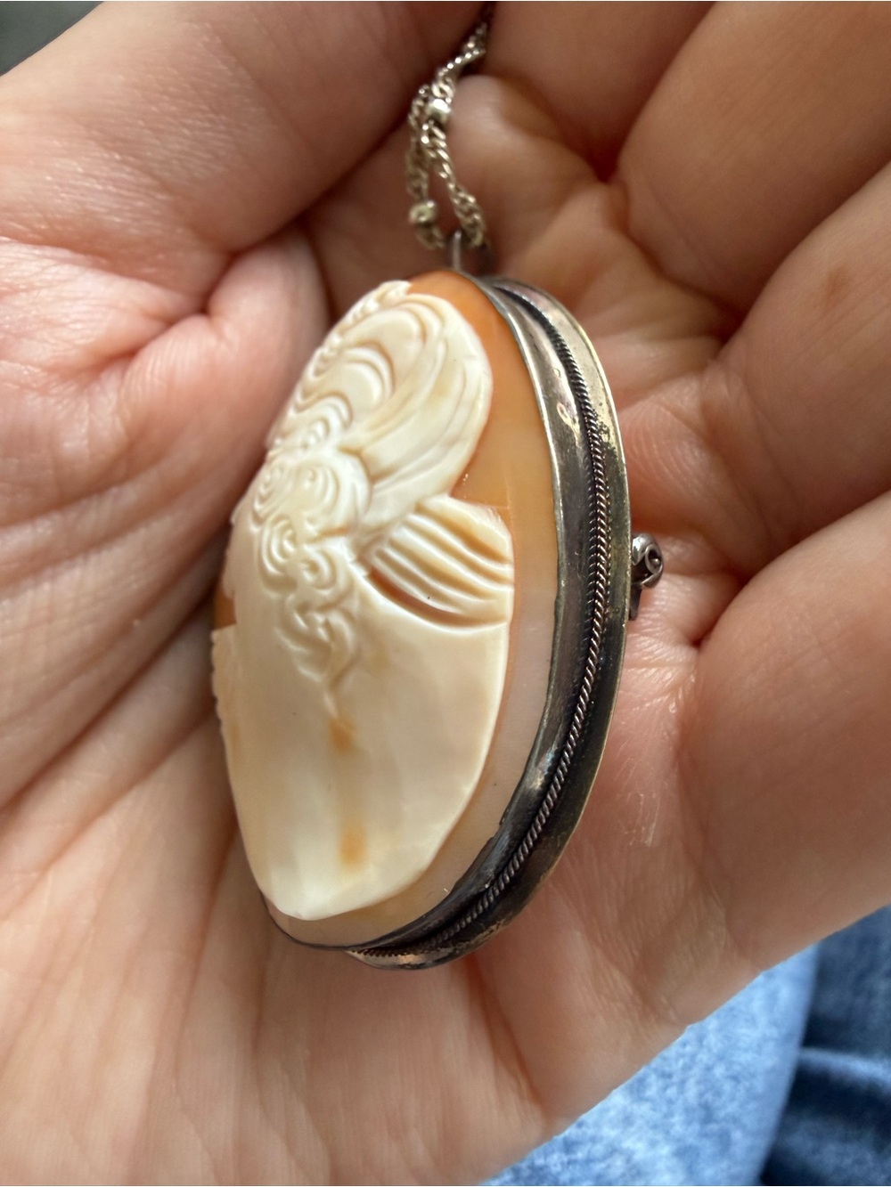Vintage-Inspired White Cameo Pendant Necklace - Sterling Silver Chain - Picture 5 of 5